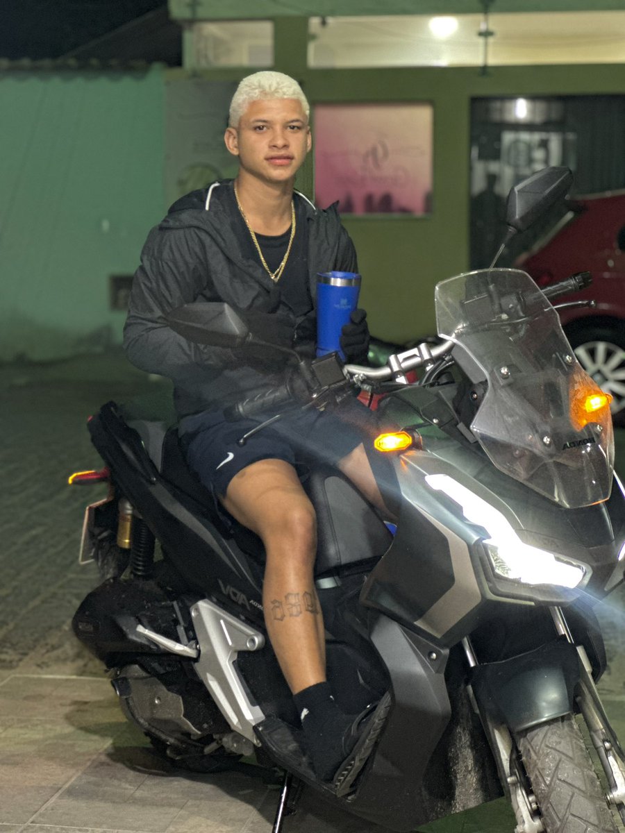 gustavin🤴 tweet media