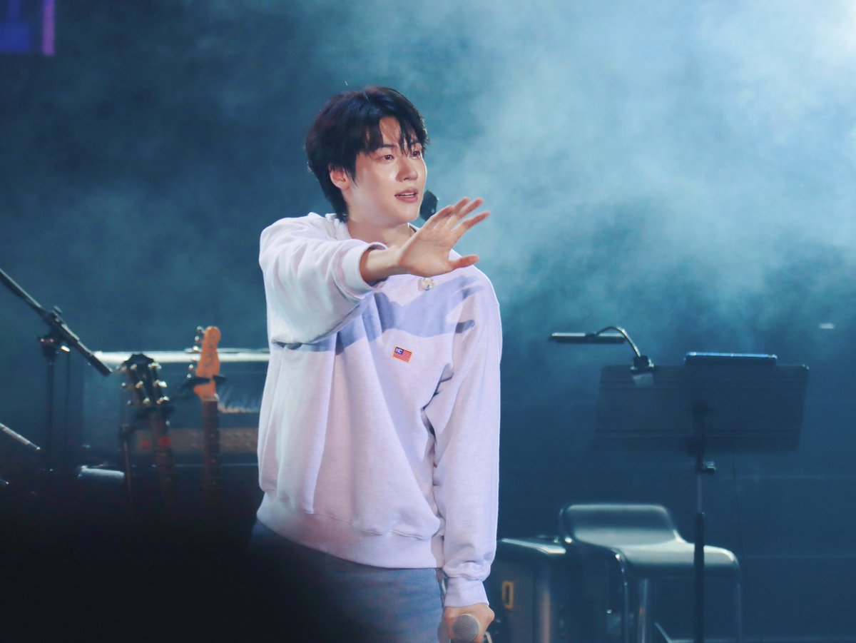 wwyyff818's tweet photo. 20240512 Macau we're here

请多听bluemoon

Blue moon 많이 봐주세요

#LeeSeungHyub #NFlying #이승협 https://t.co/nZaCXwHPLD
