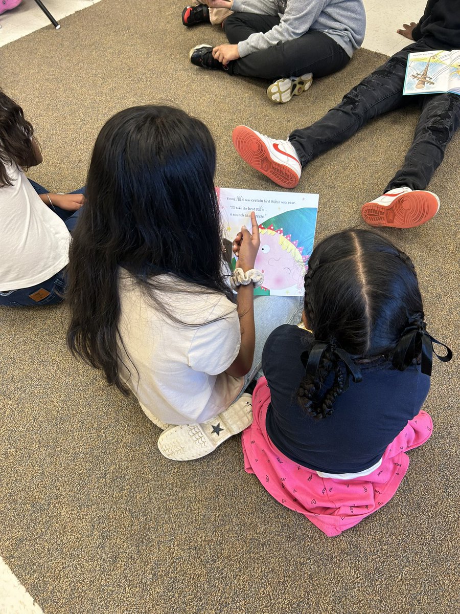 MsNaikk7's tweet photo. Reading buddies with our Kindie friends was a success. The students didn’t want to let go of each other (even though they were going to meet again next week). Lots of really long hugs and goodbyes were said. It was so precious🥹 @CountrysidePDSB https://t.co/JC0QCyhdvy