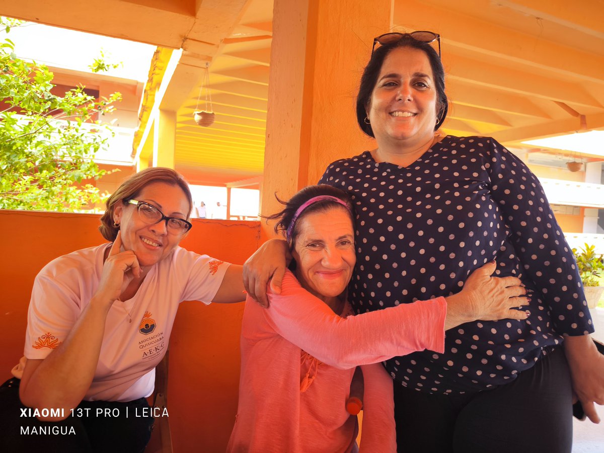 De tarde hermosa  califican la estadía junto a algunos de los convivientes del Centro de Vida Asistida del Campamento Agropecuario Quisicuaba en #Artemisa.
La sanación de sus almas y vidas  llena de alegría. 
#GenteQueSuma