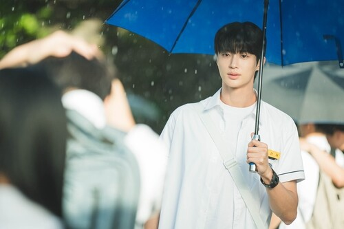 kvibe_yonhap's tweet photo. Byeon Woo-seok Says 'It's Just the Beginning' to Become Good Actor
#ByeonWooSeok #interview #LovelyRunner #JustBeginning #VaroEntertainment #Kdrama #KimHyeYoon
https://t.co/FkDh1tQc51 https://t.co/axLiN0KAOH