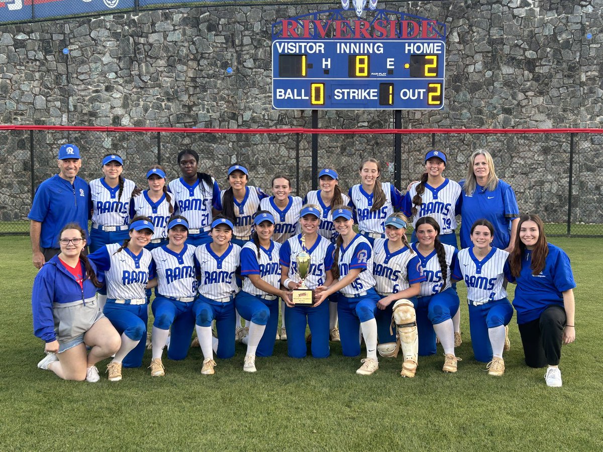 Softball def Lightridge 2-1 in 8 innings to win the region championship. We will host Tuesday at 6:30pm in the state quarterfinal