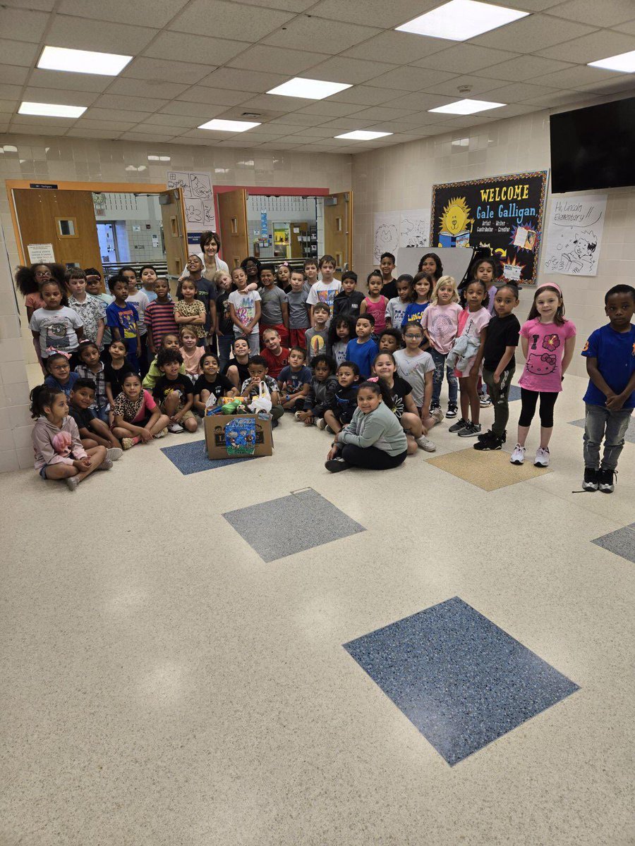 For Leadership Day, we focused on community service around our school community through activities such as making seed balls, potting flowers, cleaning up trash, collecting donations, and learning about food insecurity. @BethlehemAreaSD @basdlincolnpto @CISEasternPA @UnitedWayGLV
