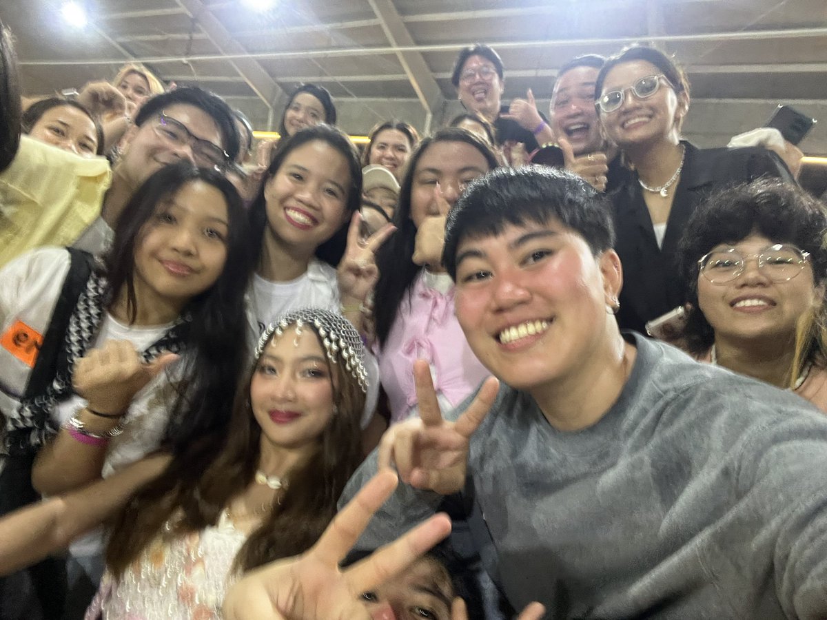 dksrpflzk_'s tweet photo. TEAM ANGER MAG-INGAY!!!!!!
THANK YOU COLET, BEST TEAM LEADER NAMIN YAN! @bini_colet
#BINIxAlpasSunsetSession #BINI @BINI_ph https://t.co/LkTQAPZr2c
