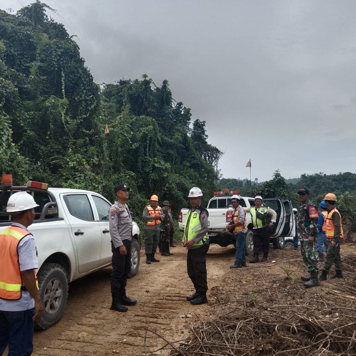 beaxxes's tweet photo. Giat Patroli &amp; Pengamanan gabungan Tni-Polri di tempat Obvitnas dan rawan Karhutla. Di Wilayah Kota Bontang https://t.co/JUih8JL2tf