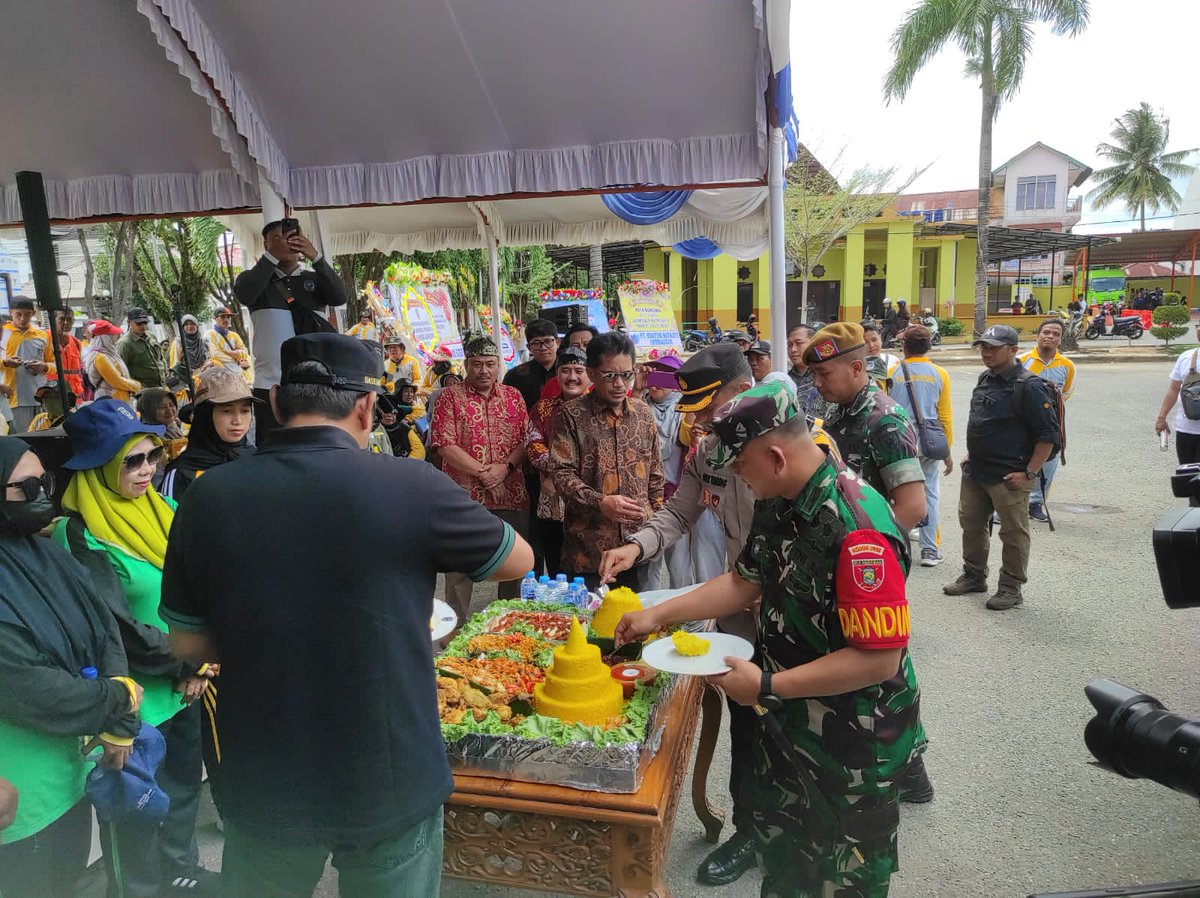 beaxxes's tweet photo. Kegiatan Sinergitas Tni-Polri dalam rangka mengikuti/menghadiri kegiatan-kegiatan pemerintah Kota Bontang. di wilayah Kota Bontang https://t.co/2ysmb8hzaZ