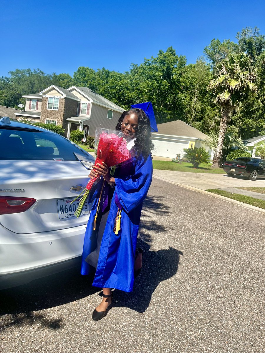 luvlainaa's tweet photo. i just graduated w honors chat! i know
my loved ones proud🫶🏾 #lastoflee #illbebackin2028 #biggestfish #nococ https://t.co/C6OSbnGrkB