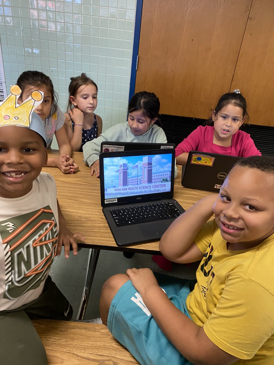 ms_rbarranco's tweet photo. A wonderful day! The last day with some of our wonderful volunteers Mr. and Mrs. Crotty who have spent so much time pouring love into our classrooms☺️ we also got to learn about some important Americans from 2nd grade. So great to see the joy these presentations brought to all 🐝 https://t.co/D5sI8Uka74