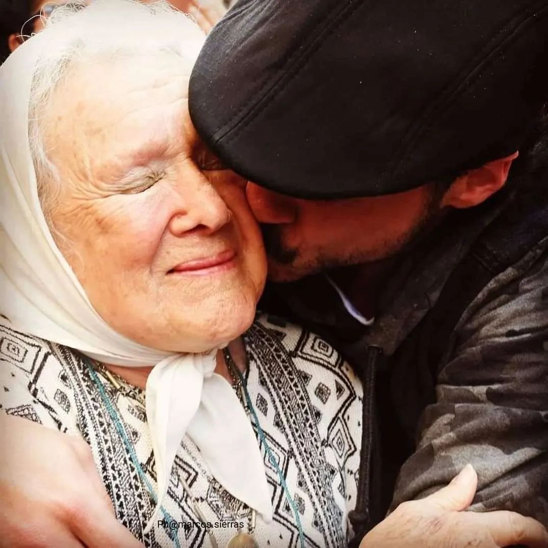 gargantapodero's tweet photo. Te amo, te amamos, te amaremos. 
Y no tengas dudas, Norita, 
¡VENCEREMOS! 
 
#HastaLaVictoriaMamá 
Descansá. 
❤️ https://t.co/gxTwAGJOCj