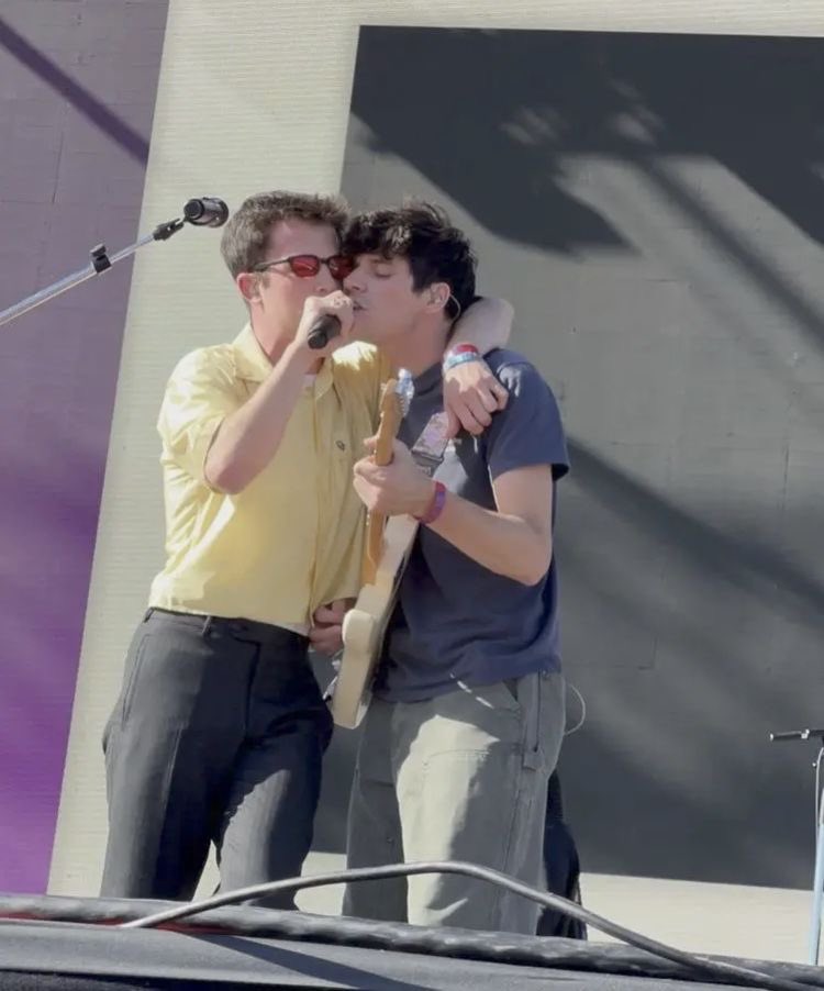 mutedempathy's tweet image. cameronblake posted!

happy birthday dan-man, couldn’t imagine life without ya. we’re doing the damn thing this year. love ya. 💙