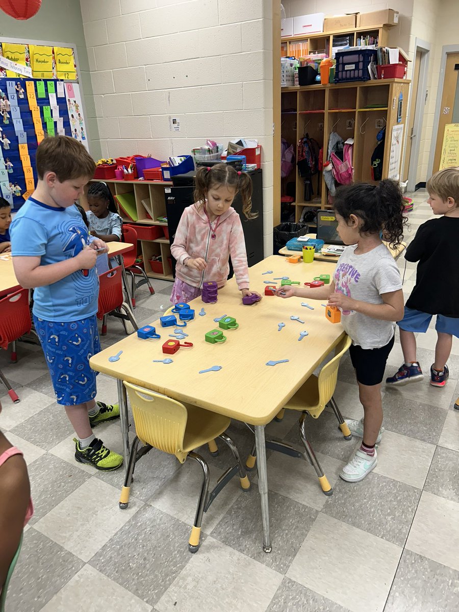 MrsWarble tweet media