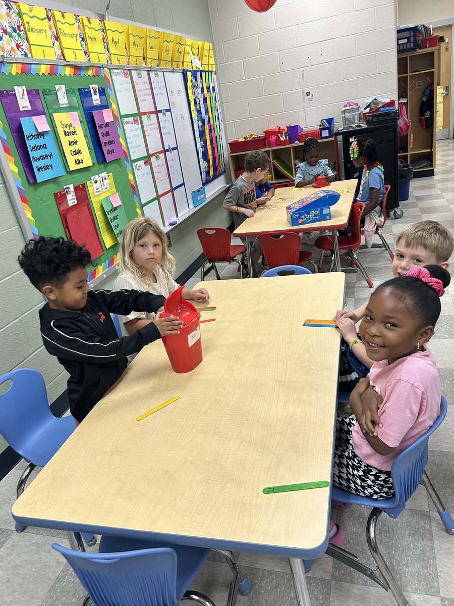 MrsWarble tweet media