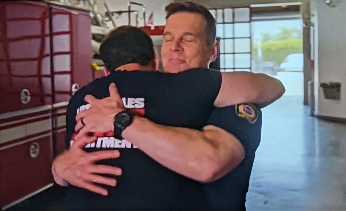 ninabubblygum's tweet photo. LOOK AT THEMMM. FATHER AND SON!!!!

#911onABC https://t.co/qWOIsJULpo