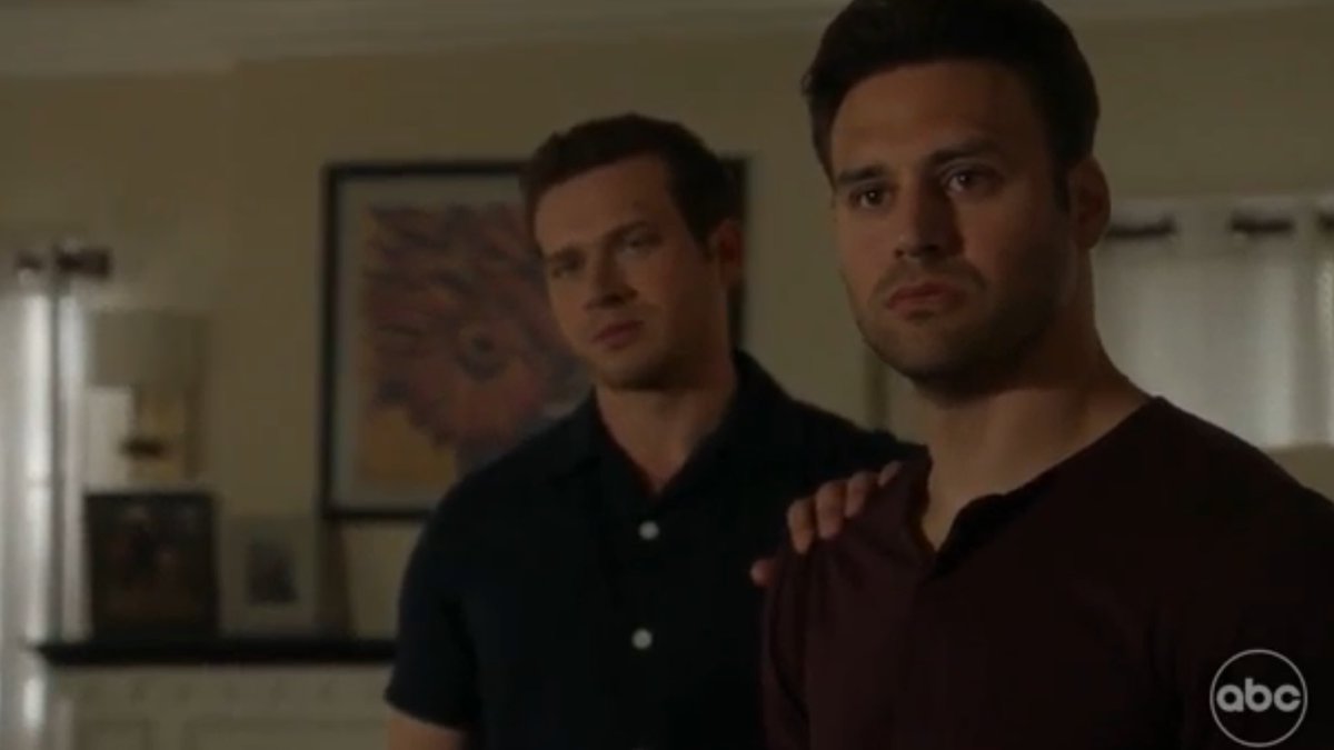 swiftsatoru's tweet photo. this scene fucking ruined my life fr #911onABC https://t.co/uMKvYjsqAq