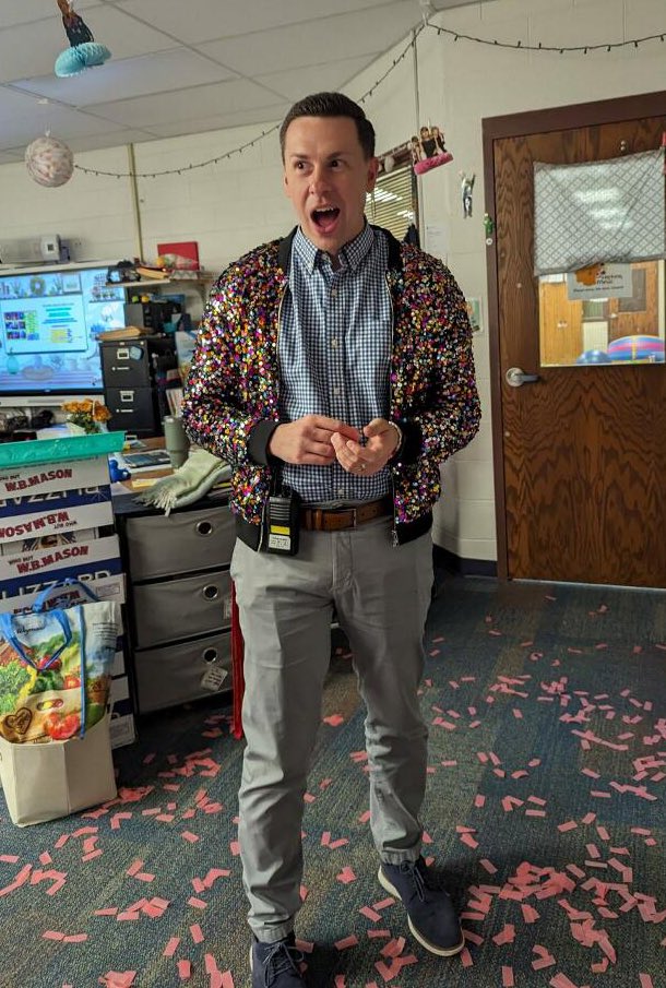 You know you work with the BEST TEAM EVER when they throw you a surprise Taylor Swift themed birthday party!! 🥳 #MyBirthdayIsInJuly 😂 #DreamComeTrue 😴 @HillendaleUCFSD 🐕 #HappyHillendale ❤️💛 @UCFSD Thank You: <a href="/MrsHawkinsHES/">Trinh Ha Hawkins</a> <a href="/LaurenLindSLP/">Lauren Lind</a> <a href="/MissBova/">Emily Bova</a> !!!