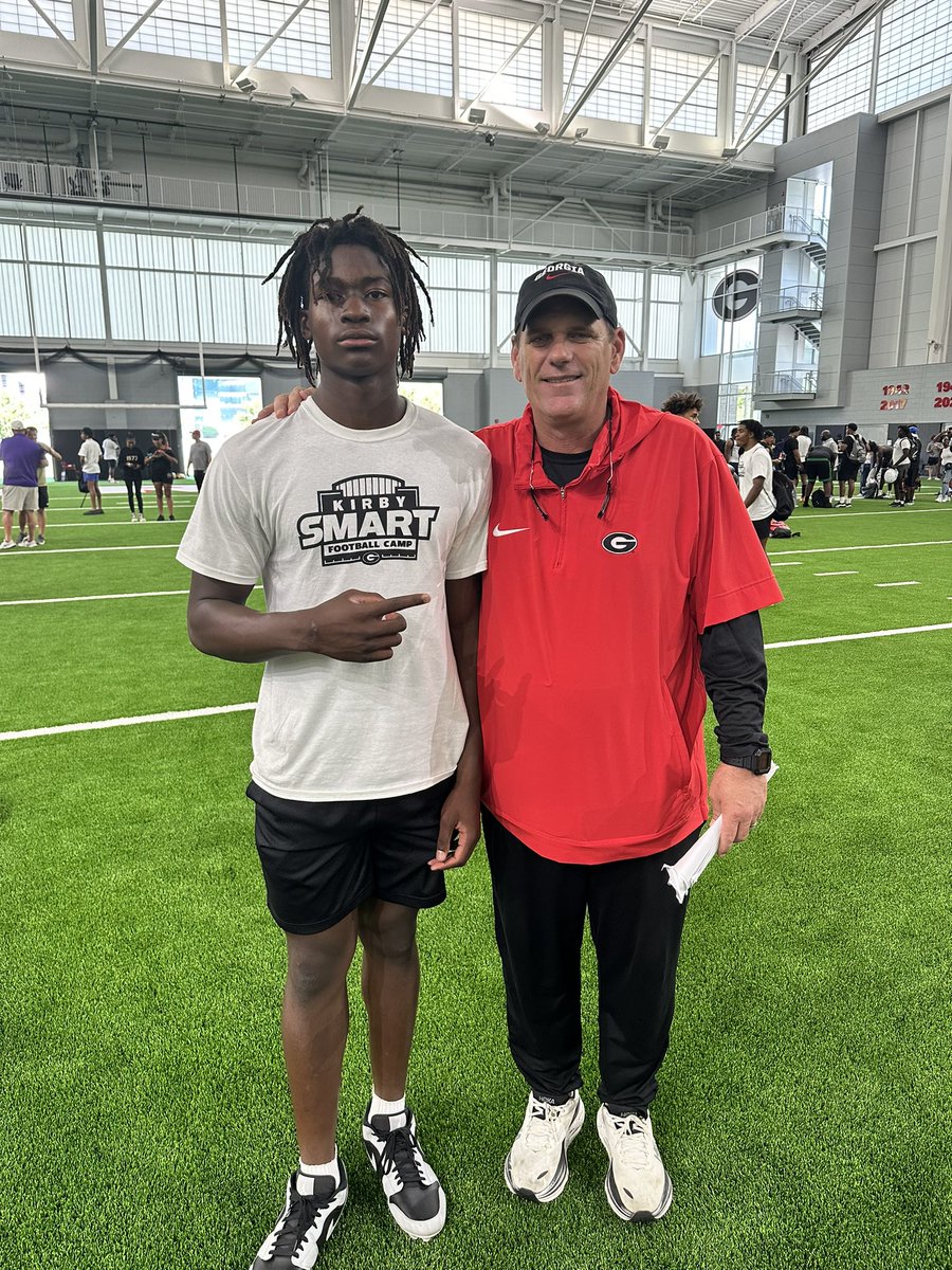 I really enjoyed my time at UGA! It was a great learning experience. I can’t wait to take what I learned today back to my guys at @LHSvikingsFB 🛡️🛡️🛡️ @CoachMikeBobo @Coach_Gummy @Coach_FredM @lhsvikingsfbrec @CarterVikingsFB