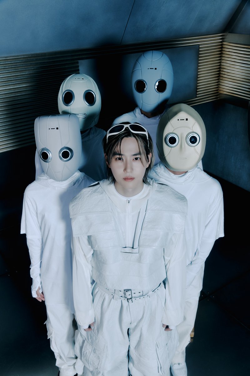 EXO tweet media