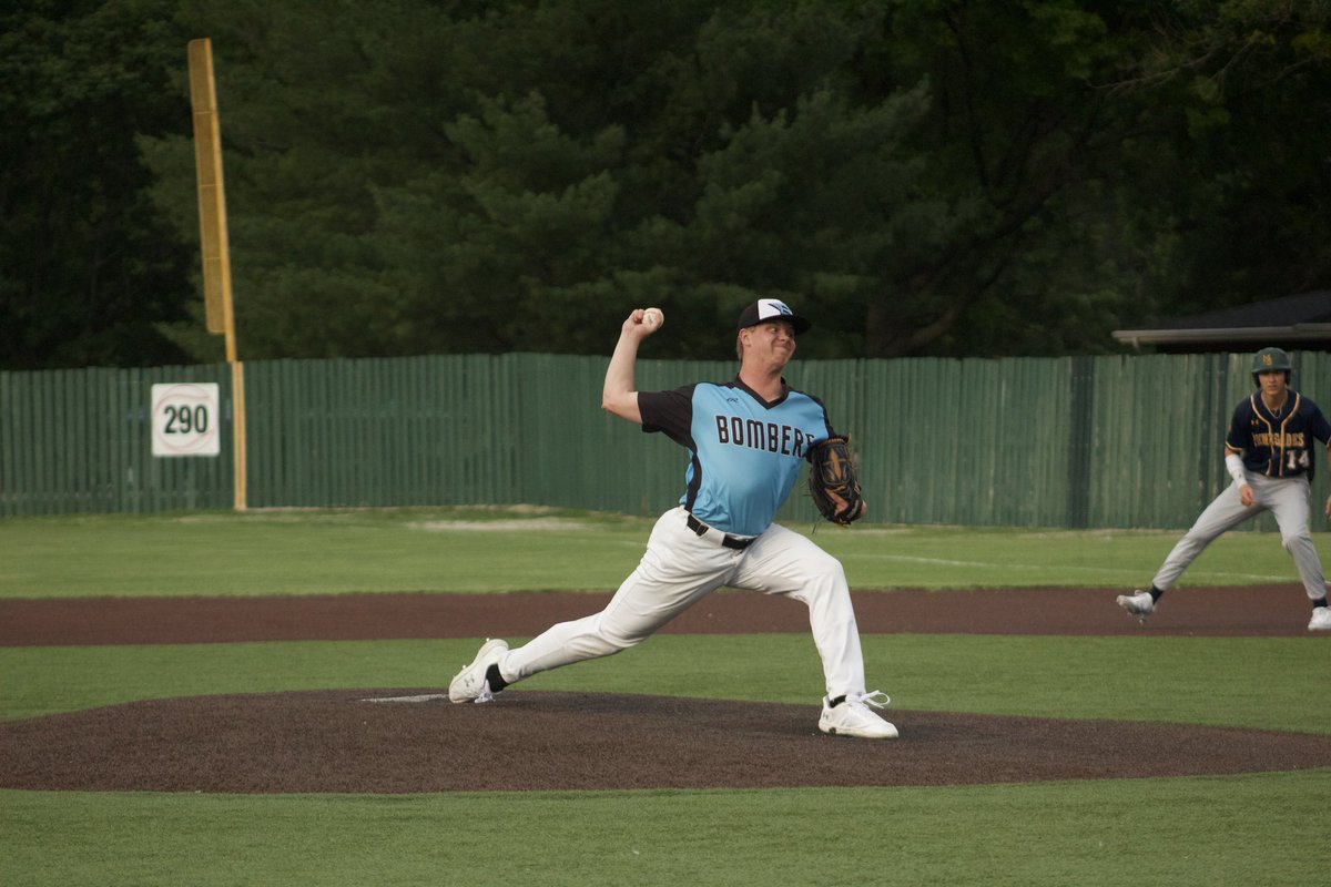 SedaliaBombers's tweet image. M5 | Nate Bartlett is through 5 scoreless in his Bombers debut!

Bombers lead the Renegades 3-0 going into the bottom half.