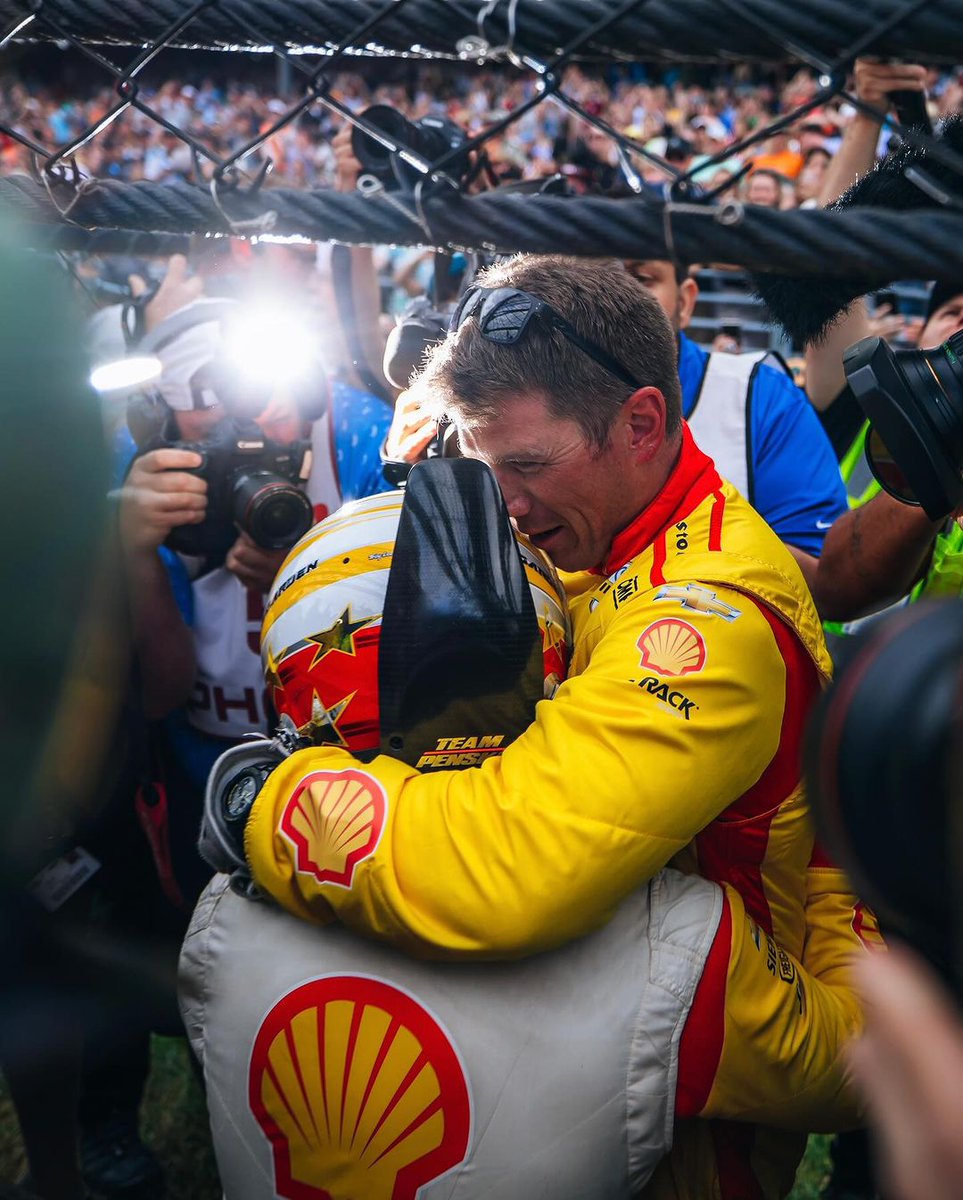 Congratulations to @josefnewgarden of Team Penske for his back to back wins at the Indy 500! Josef stays strapped in to his car with Simpson belts and relies on a HANS for head and neck protection.

#TeamSimpson #Simpson #SimpsonSafety #HANS
