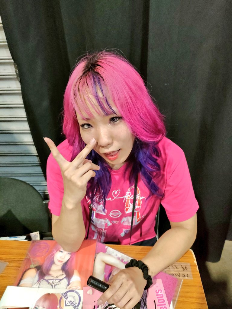 5月30日
Marvelous
新木場1stRING大会

Mariaちゃん
入場時もカッコいい！

試合は、３Wayで激しい試合を展開したけど、残念ながらフォール負け😭

満身創痍で、歩くのもままならないのに、笑顔でファン対応も素敵すぎる✨

アボカドも渡せて良かった💡

#マーベラスプロレス #Marvelous #Maria