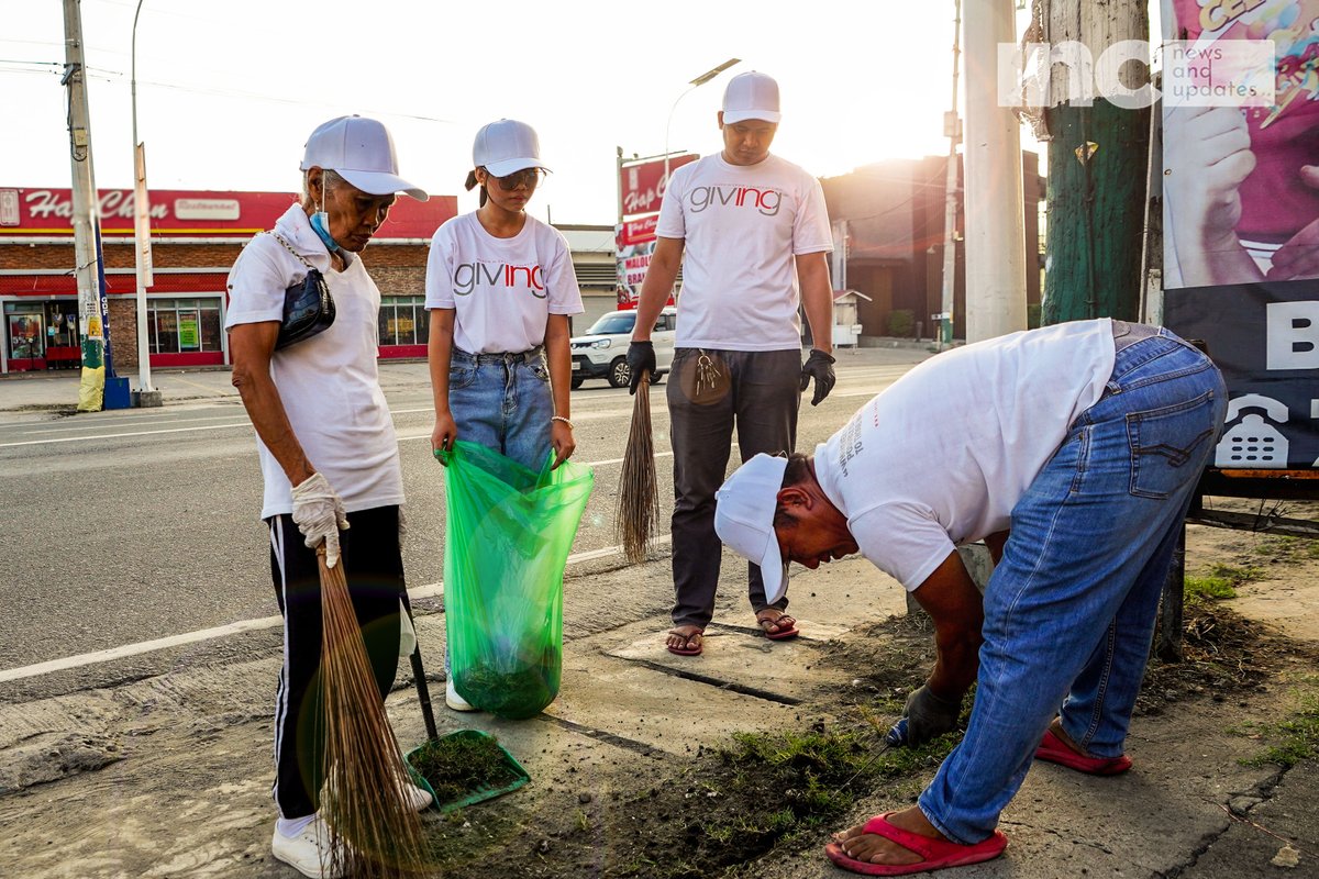 INCNewsNUpdates's tweet image. The Iglesia Ni Cristo members in Bulacan West cleaned a 18-km stretch of McArthur Highway as part of their INC Giving Cleanup Drive. They removed litter and non-biodegradable waste to prevent drainage clogging and flooding.
#IglesiaNiCristo #CleanUpDrive