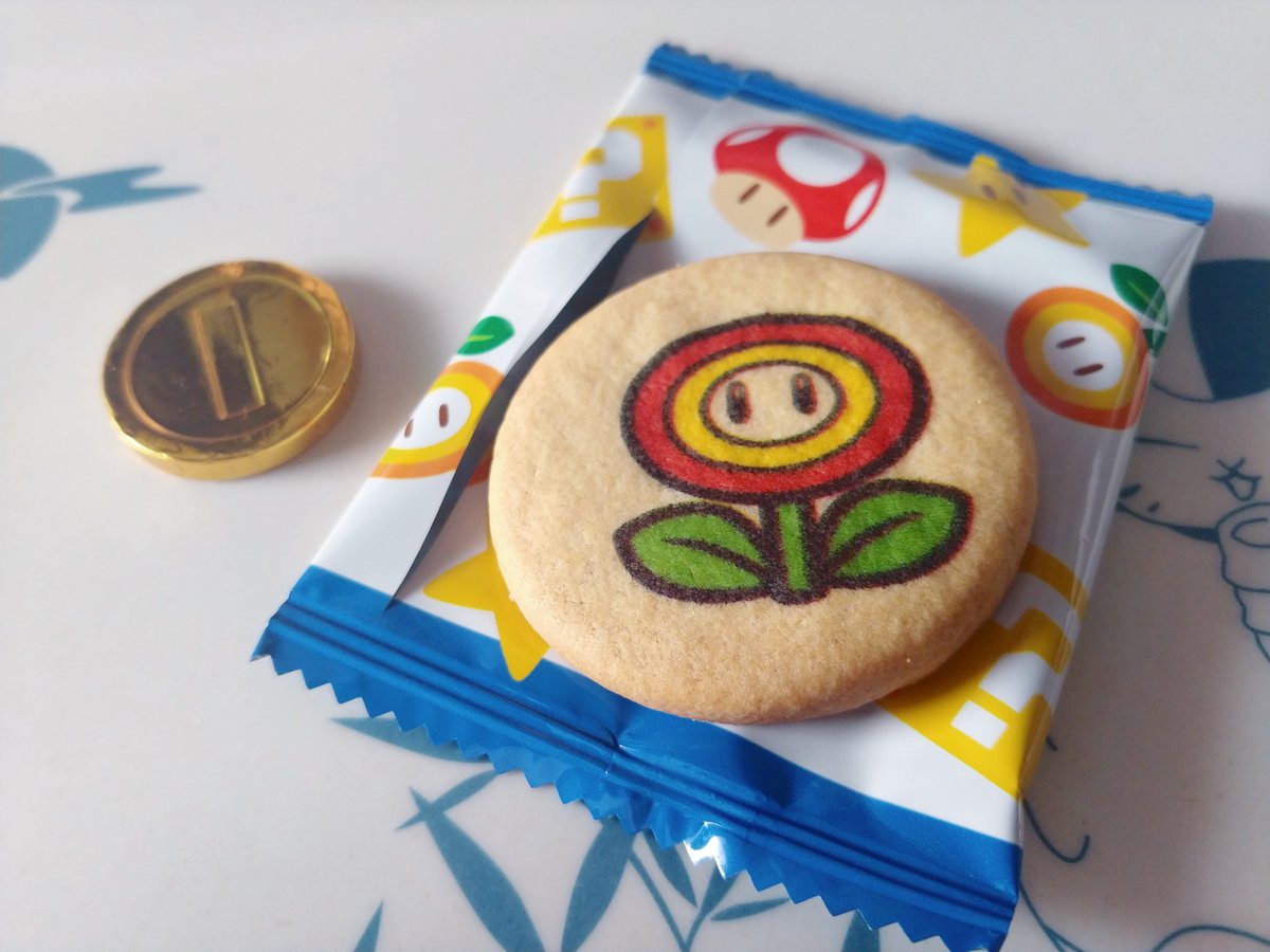 おやつにお土産もらったよ⭐

プリントクッキーの絵柄
ファイアフラワーだった🔥

#Mario #SuperNintendoWorld