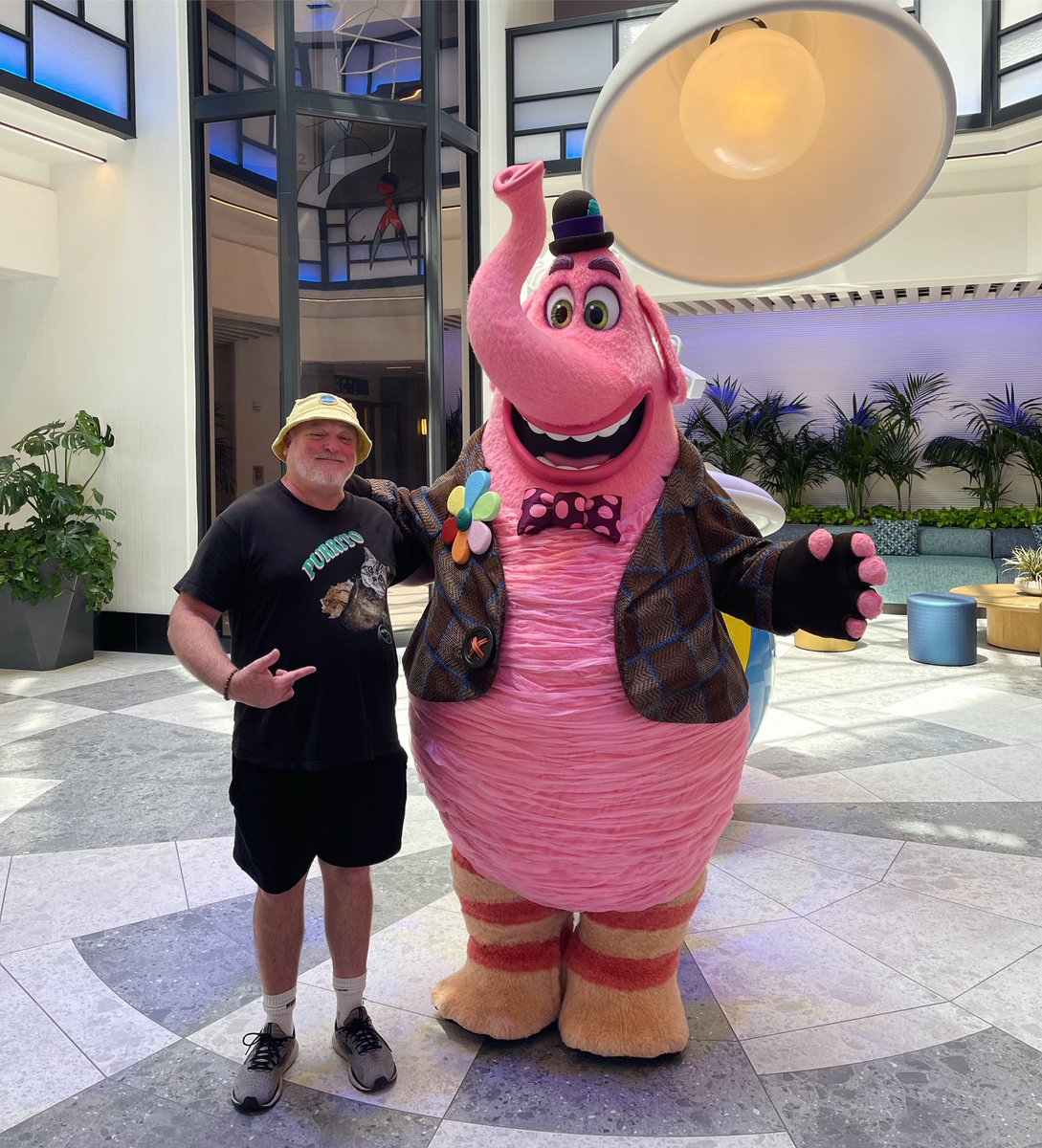 dbarmmer's tweet photo. BRO!!! This GUY!!!
#disneyland #disney #pixarplacehotel #pixarplace #pixar #bingbong #dingdong #bong #randomactsofpoetry #randomactofpoetry #randompoetry #poem #poet #haiku #fun #play #nevergrowup https://t.co/eeDHobErXy