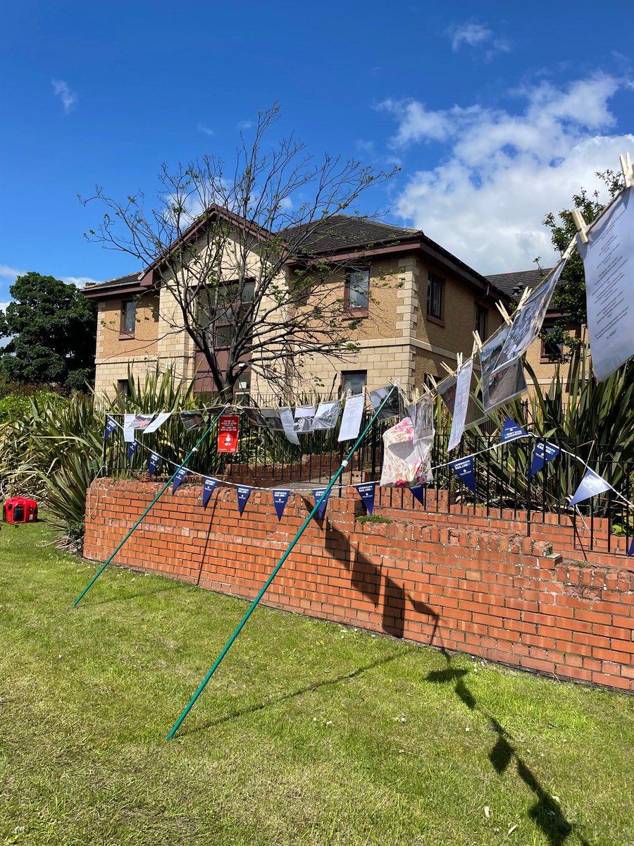 In beautiful blend of past & present, @saraallkins + Bayview residents commemorated #LevenRailLink garden party with 'washing line of stories.' Their timeslips poems, words weaving into a tapestry of memories. #CommunityImpact #LevenmouthRailLink #LivingStories #CreativeWriting