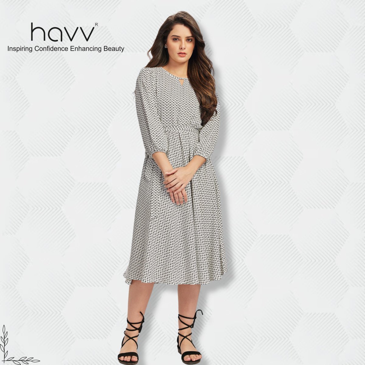 Stay effortlessly chic with Havv Fashion's white smart casual attire – where sophistication meets comfort

#HavvFashion #SmartCasual #WhiteElegance #ChicStyle #EffortlessFashion #ModernWardrobe