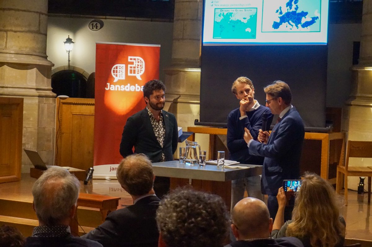 JansDebat's tweet photo. 📸 We kijken terug op weer een interessante avond met veel expertise van de sprekers (Diederick van Wijk en Alex Krijger) en debaters (@HJHooglander en @janssen_teun) https://t.co/kE0thPLsui