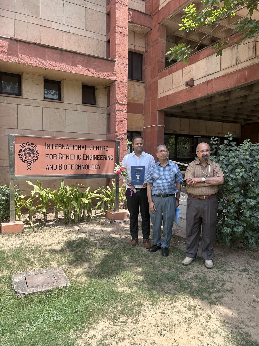 ICGEBNewDelhi's tweet photo. Congratulations to Osama Mukhtar from Malaria Biology Group @ICGEBNewDelhi for successfully defending his PhD thesis. Osama, whose thesis is titled, “Identification and characterization of plasmodium falciparum immunomudulatory protein”, worked under the joint supervision of Dr Pawan Malhotra & @dhirajverma.