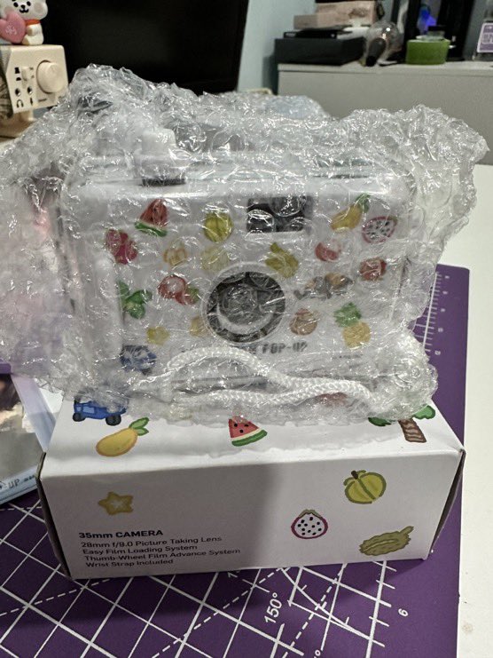 qayshuga's tweet photo. WTS
Seventeen Film Camera
🍒 Unused
🍒 Only unsealed to look for the condition
- SVT pop up in Bangkok
RM95 each
#helpretweet #pasarseventeen #seventeen @PasarSeventeen @GEROBOKSVT_MY https://t.co/WOmQkrtZ3H