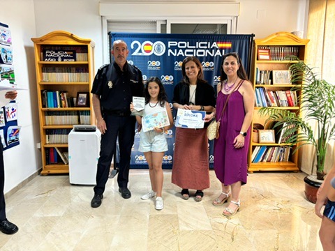 Nuestros alumnos Javier, Adán y Laura ganan premios en el I Concurso de Dibujo del Bicentenario de la Policía Nacional!
Estamos muy orgullosos de nuestros alumnos Javier, Adán y Laura por haber ganado premios en el I Concurso de Dibujo del Bicentenario de la Policía Nacional. ️