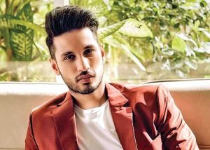 yespunjab's tweet photo. When Arjun Kanungo’s female fan carried his leftover cake in her pocket
#ArjunKanungo #Fan #FemaleFan #LeftoverCake #Pocket #Singer #YesPunjab
@arjun_kanungo
https://t.co/9GHUUHUQMJ https://t.co/qoR9UyPBzw