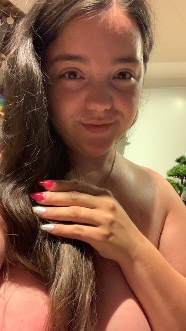 Guten Morgen meine Lieben 🫶 ich bin ab morgen wieder in der cam online unter anderem auf meinen neuen