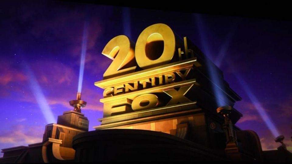 El 31 de mayo de 1935, en la ciudad de Hollywood se fusionaron las empresas cinematográficas Twentieth Century Pictures y Fox Film Corporation, formando la famosa 20th Century Fox.