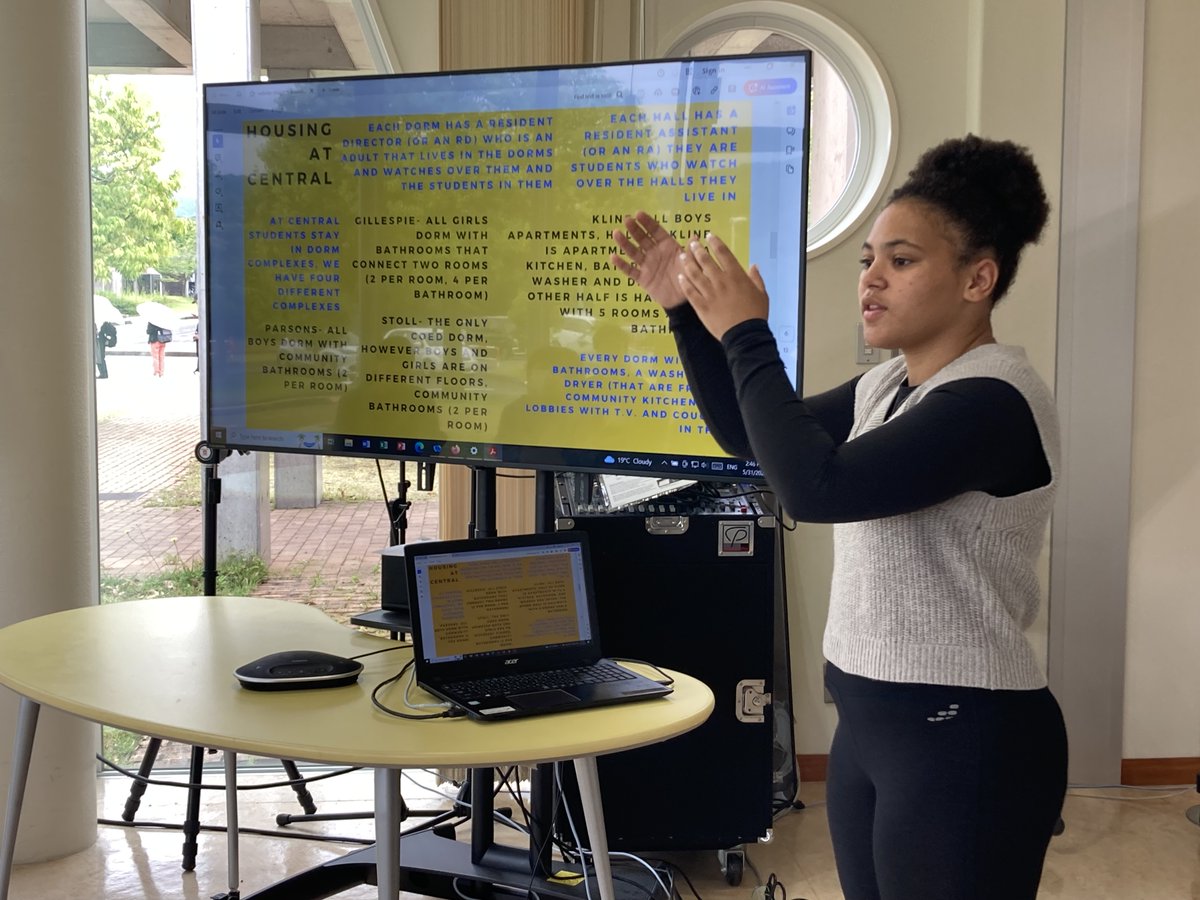 kankyo_U's tweet image. セントラルクリスチャンカレッジ オブ カンザス(🇺🇸Central Christian College of Kansas:#CCCK)から来学中のレイチェルさん

日本語授業を受けたり、アクティビティなどを通じて本学学生と交流したりしています！

来日して日が浅くも、学生たちともすっかり打ちとけた様子🍦

#学生交流 #snacktime