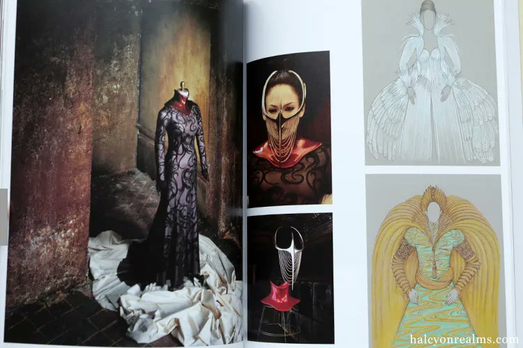 Still awed by the costume design work of the late Eiko Ishioka, who designed the costumes for films like FFC's Bram Stoker's Dracula, The Cell, The Fall, Mirror Mirror & more. This 2021 retrospective art book collects a splendid collection of her work - https://t.co/u0w4FDOiwG 