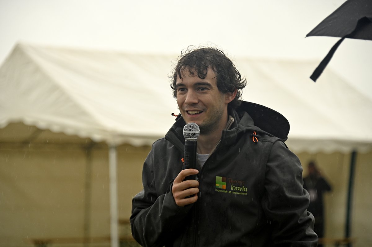 Malgré la pluie , plus de 210 personnes se sont réunies hier pour échanger sur les 8 années de cet essai système Syppre Picardie. 
Trois enjeux : productivité, rentabilité et environnement ! Avec la spécificité de s’adapter aux limons profonds de Picardie.
syppre.fr/limons-profond…