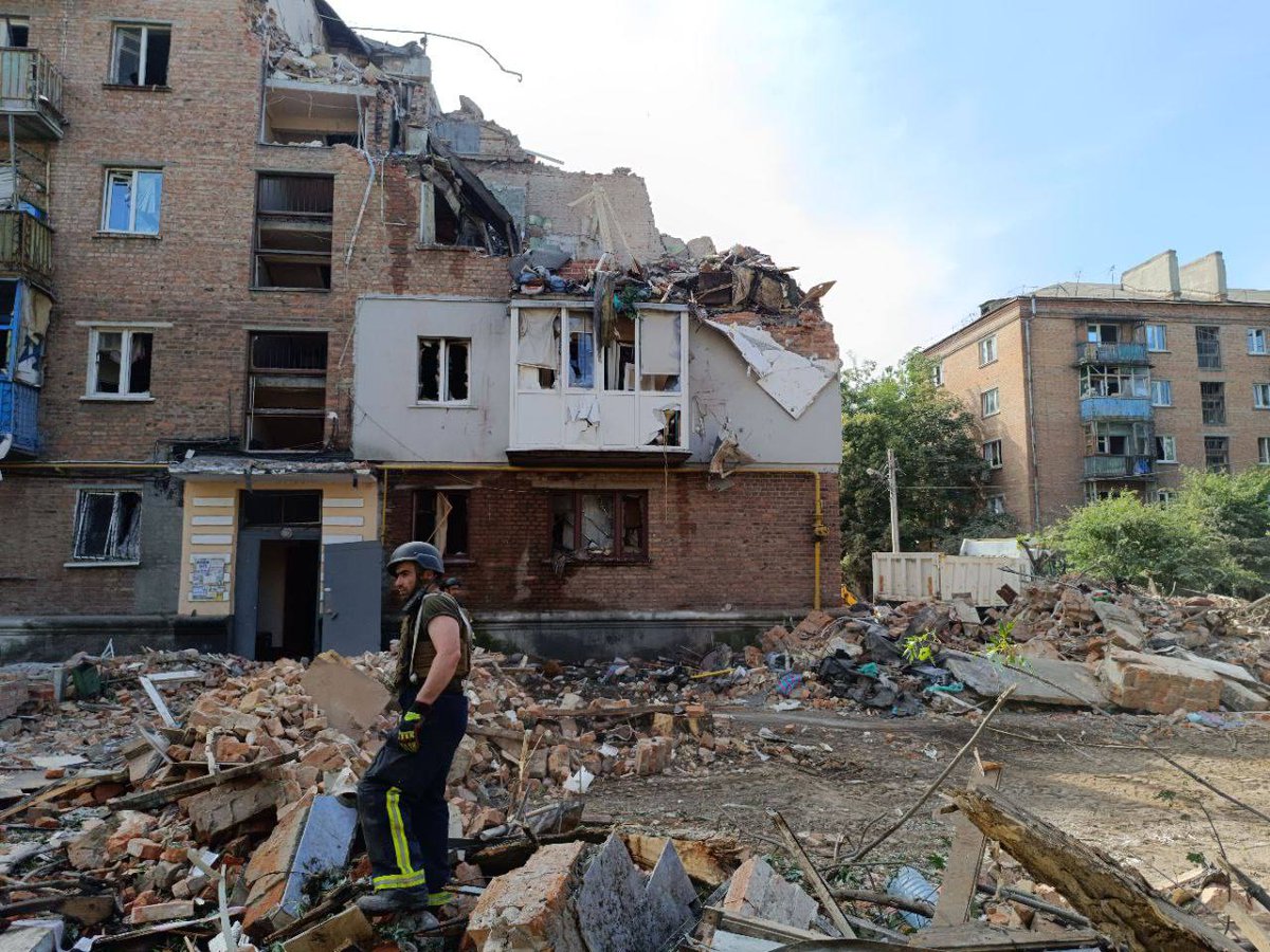 Kharkiv 💔 Olena heard the first explosion at about midnight. It broke the windows in their entrance. Olena joined some neighbors who were cleaning up shattered glass. And then Russia performed the second missile strike. Rescuers got Olena out safely but her husband and mother