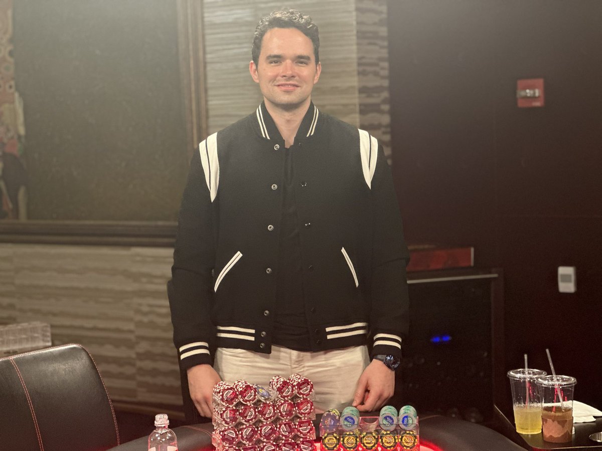 HCLPokerShow's tweet photo. The big winner tonight was @Mister_Keating 

+$1.52 MILLION 

Keating will be back tomorrow for the final day of the MILLION DOLLAR GAME https://t.co/CADwIYQS4Y