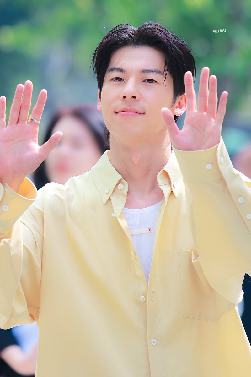 240524 컬투쇼 퇴근길 #허광한 

허광한을 피하는 방법
그런 거 없습니다, 평생 사랑만 보내 드립니다.ᐟ.ᐟ
 
(っ’ө‘)╮ =͟͟͞͞💛    =͟͟͞͞💚

#許光漢 #许光汉 #청춘18x2 #靑春18x2
#청춘18x2너에게로이어지는길 #청춘너이길