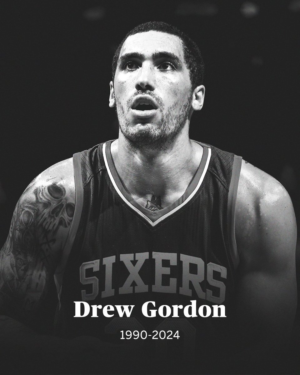 Former NBA player Drew Gordon, the brother of Aaron Gordon, died in a car accident Thursday, his agent confirmed to @MarcJSpears. 

He was 33 years old.