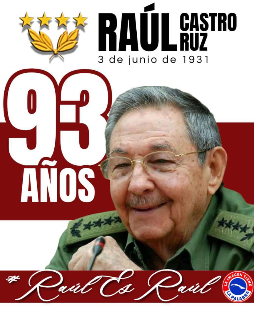 Que orgullo tener a nuestro General de Ejército al pie del estribo felicidades #RaulEsRaul patria o muerte venceremos
