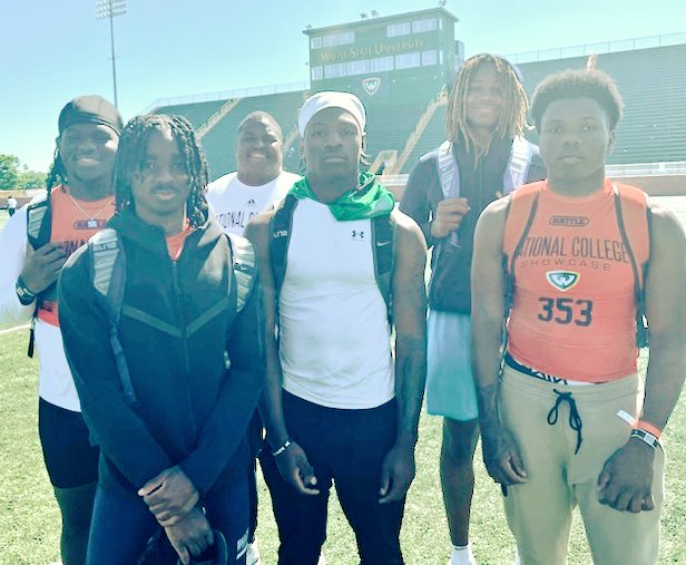 Hillcrest Hawks Football 🏈 (@hawks4football) on Twitter photo <a href="/KoachWeaver/">Coach Kyran Weaver</a> and a few of the guys made it out to <a href="/WayneStFootball/">Wayne State Football</a> to put some work in before the Weekend!! <a href="/smsbacademy/">SoundMind SoundBody®</a> #HawksUp <a href="/KoachWeaver/">Coach Kyran Weaver</a> and a few of the guys made it out to <a href="/WayneStFootball/">Wayne State Football</a> to put some work in before the Weekend!! <a href="/smsbacademy/">SoundMind SoundBody®</a> #HawksUp