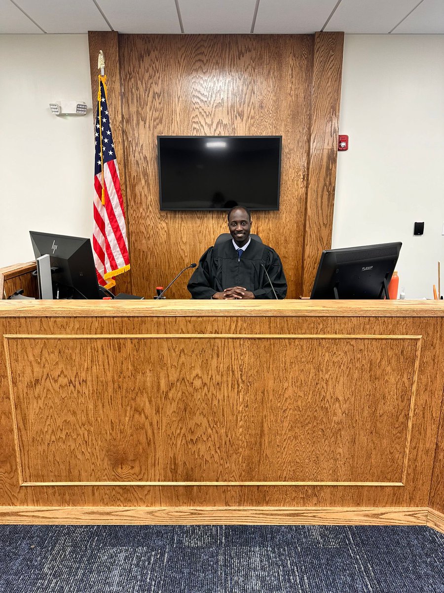 TheAlkambaTimes's tweet photo. #Gambia 
Meet Justice Sarjo Barrow, who became the first Gambian immigrant appointed Federal Immigration Judge in the United States.  

Justice Barrow officially assumed his new role following his appointment by the United States Department of Justice a few weeks ago. 

He was appointed a federal immigration judge to begin hearing cases in May 2024 with 18 other new immigration Judges and two new appellate judges. 

We wish Justice Barrow a successful tenure in office!