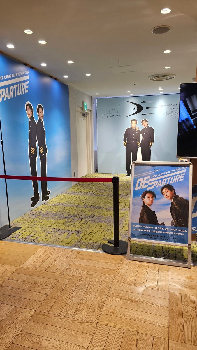 Fishiemon's tweet photo. D&E Pop-up Store
Después de un ataque de ansiedad porque no la encontraba 🥲
#superjuniorde #DEparture https://t.co/V2fOK7wPhi