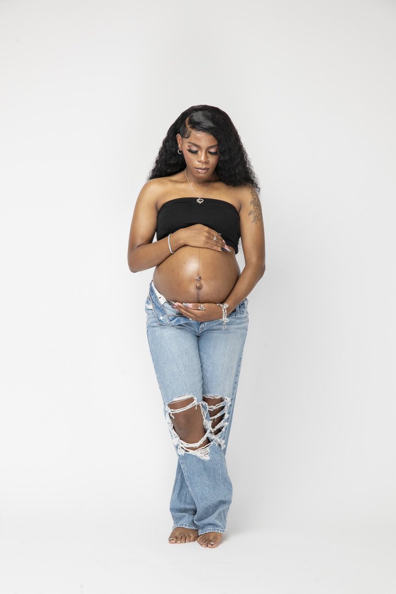 Laurynmakayla_'s tweet photo. I’m just in love 🥺 #5weeksleft https://t.co/EAL5lAnHr8
