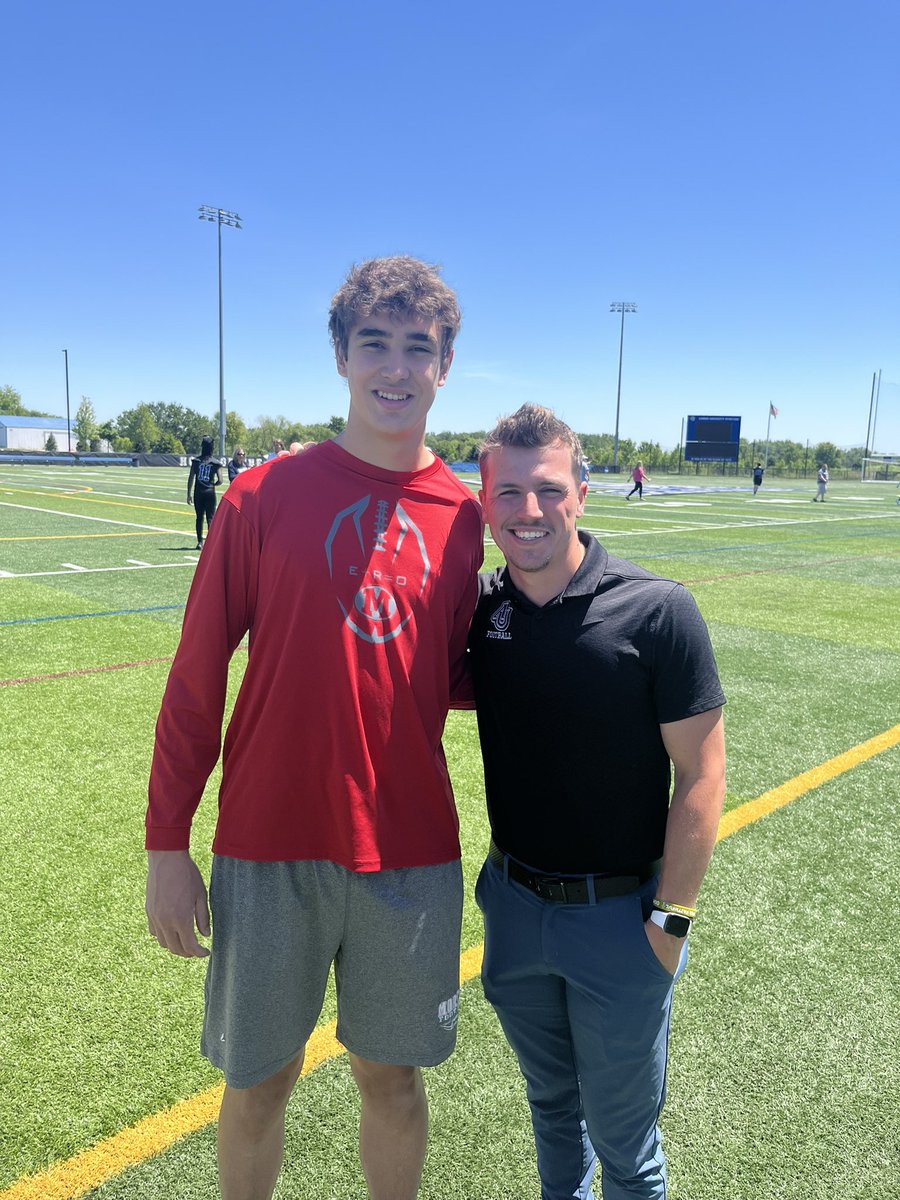 Thank you to <a href="/CoachPiasecki/">Coach Pi</a> and <a href="/DonBeebeNFL/">Don Beebe</a> for having me out to come and check learn more about <a href="/AuroraU/">Aurora University</a>! Had great conversations with coaches and enjoyed checking out the facilities.