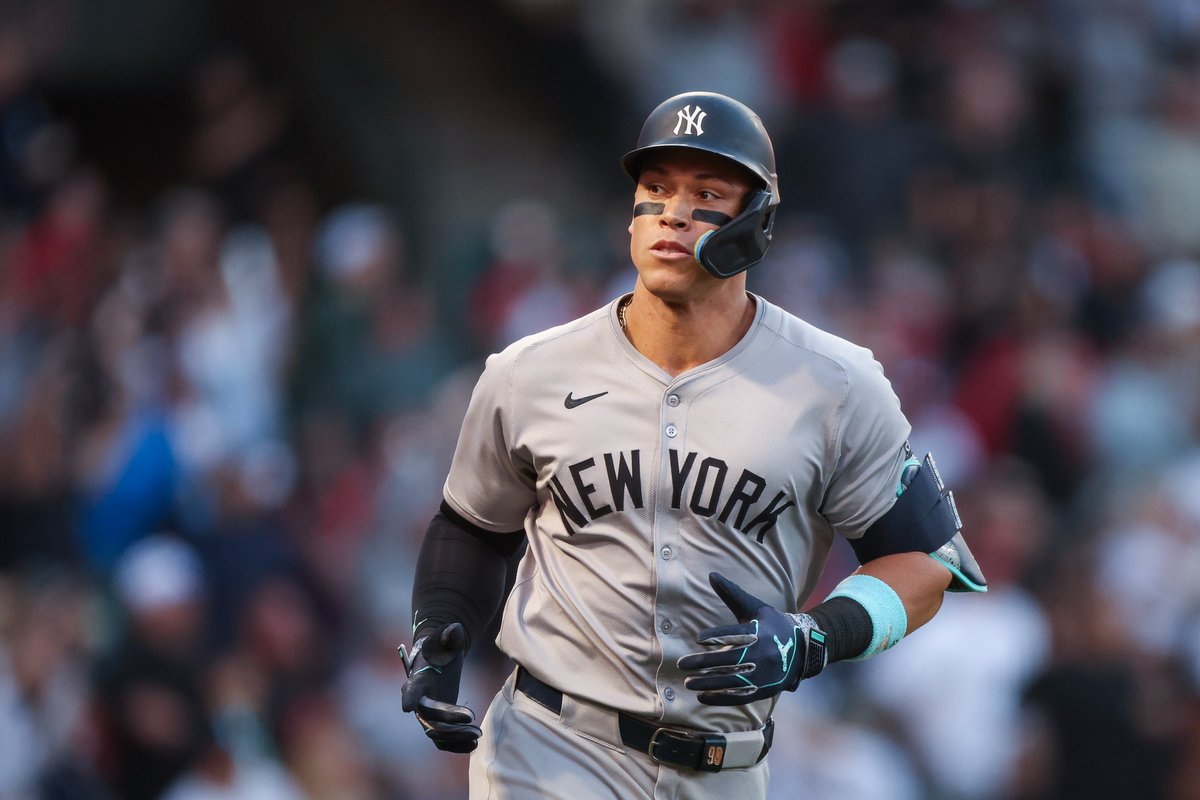 The Yanks have a 2-1 lead in the top of the 7th in Anaheim. Tune in now for the rest of tonight's @Yankees vs. @Angels matchup📺